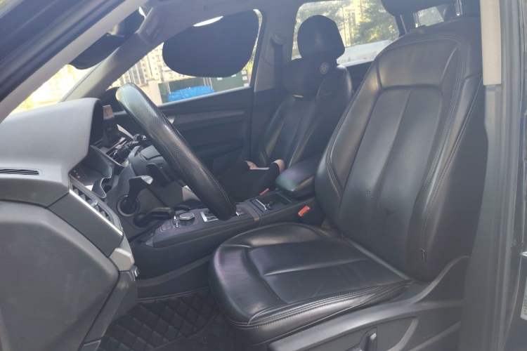 Used Audi Q5L 2018 40 TFSI Prestige Edition China VI Emission Standard Left Front Seat