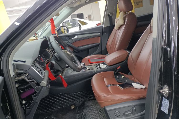 Used Audi Q5L 2018 40 TFSI Prestige Edition China V Left Front Seat