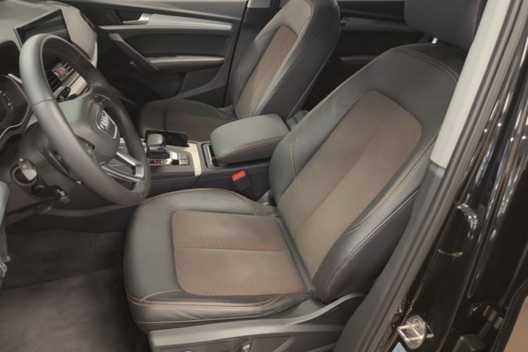 Used Audi Q5L 2018 40 TFSI Prestige Fashion Edition China VI Left Front Seat