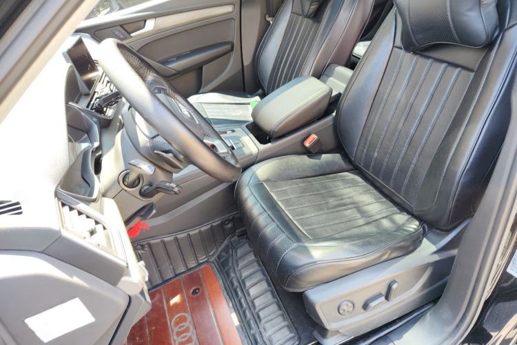 Used Audi Q5L 2018 40 TFSI Prestige Edition China VI Emission Standard Left Front Seat