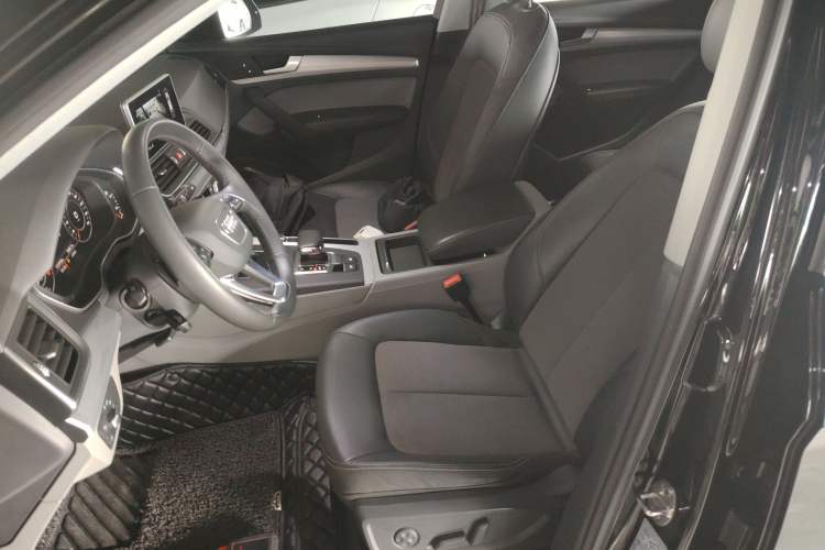 Used Audi Q5L 2018 40 TFSI Prestige Fashion Edition China VI Left Front Seat