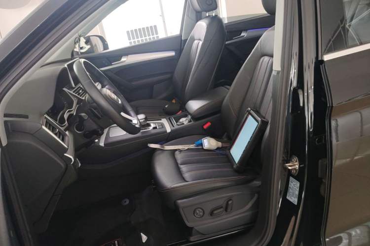 Used Audi Q5L 2018 40 TFSI Prestige Fashion Edition China VI Left Front Seat