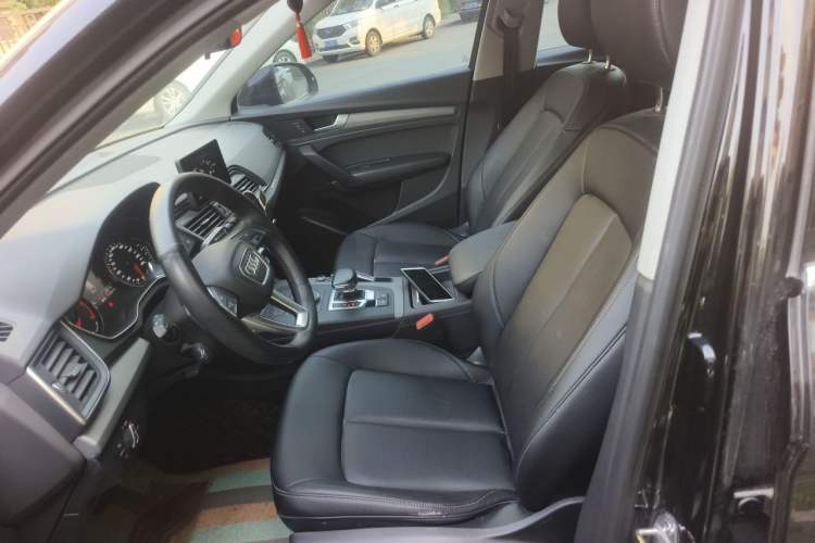 Used Audi Q5L 2018 40 TFSI Prestige Fashion Edition China VI Left Front Seat