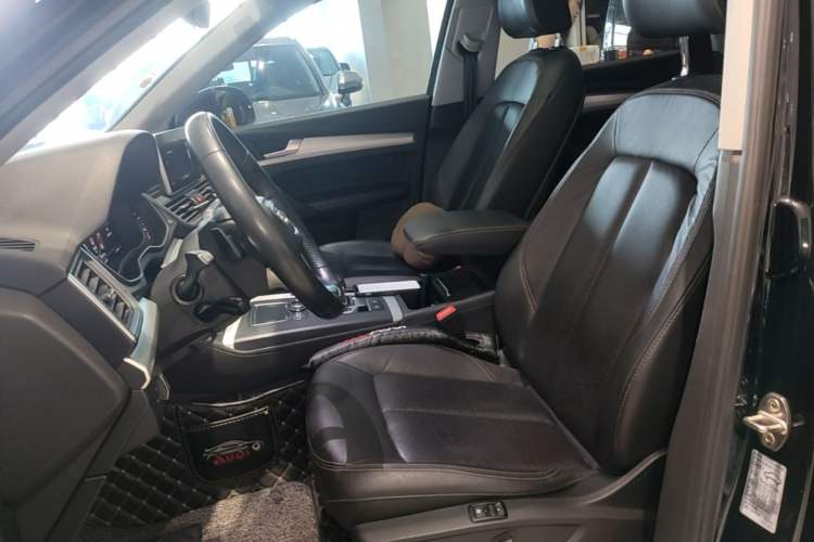 Used Audi Q5L 2018 40 TFSI Prestige Fashion Edition China VI Left Front Seat