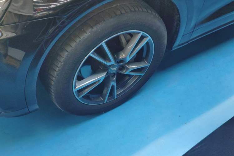 Used Audi Q5L 2018 40 TFSI Prestige Fashion Edition China VI Left Front Wheel Hub