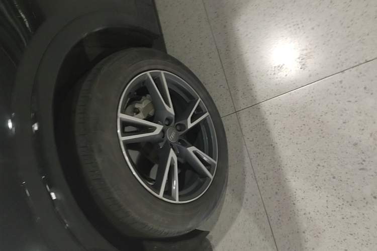 Used Audi Q5L 2018 45 TFSI Prestige Fashion Edition China VI Emission Standard Left Front Wheel Hub