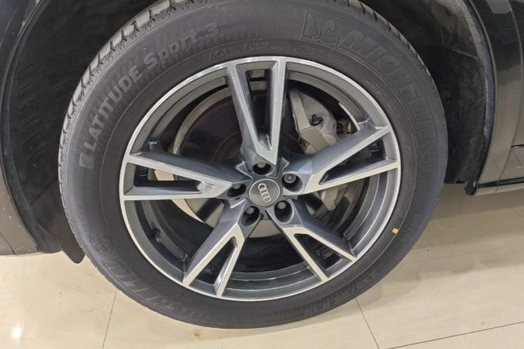 Used Audi Q5L 2018 40 TFSI Prestige Fashion Edition China VI Left Front Wheel Hub