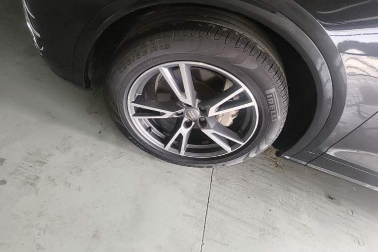 Used Audi Q5L 2018 40 TFSI Prestige Fashion Edition China VI Left Front Wheel Hub