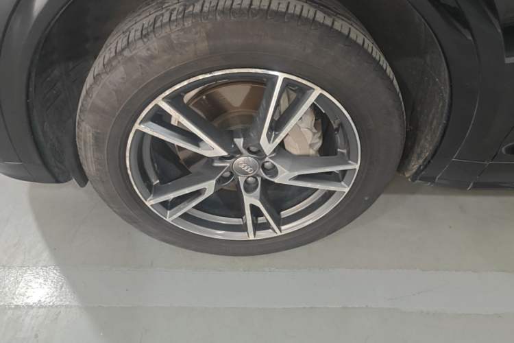 Used Audi Q5L 2018 40 TFSI Prestige Fashion Edition China VI Left Front Wheel Hub