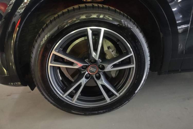Used Audi Q5L 2018 40 TFSI Prestige Fashion Edition China VI Left Front Wheel Hub