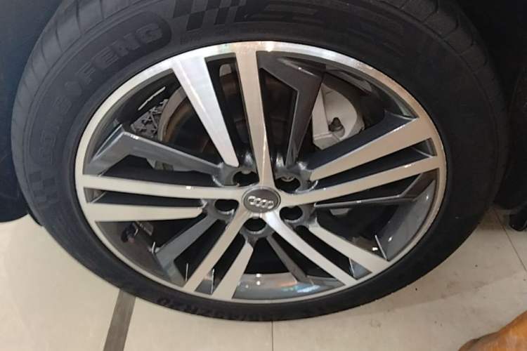 Used Audi Q5L 2018 40 TFSI Prestige Fashion Edition China VI Left Front Wheel Hub