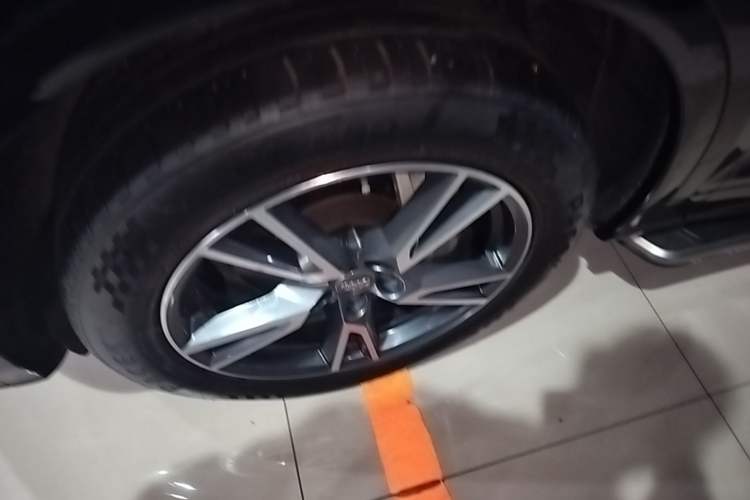 Used Audi Q5L 2018 45 TFSI Prestige Fashion Edition China V Emission Standard Left Front Wheel Hub