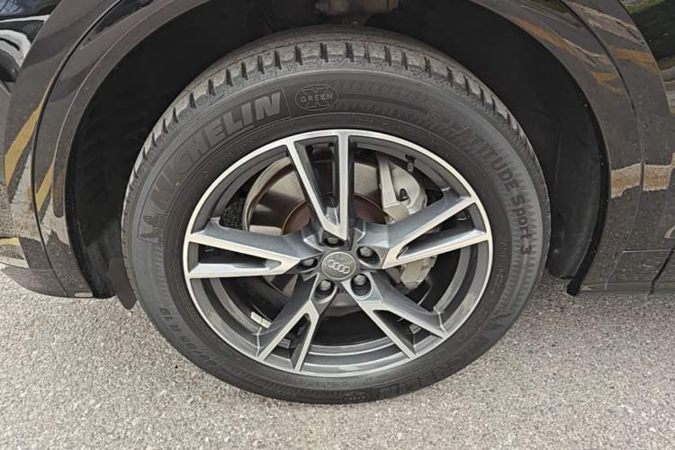 Used Audi Q5L 2018 40 TFSI Prestige Fashion Edition China VI Left Front Wheel Hub