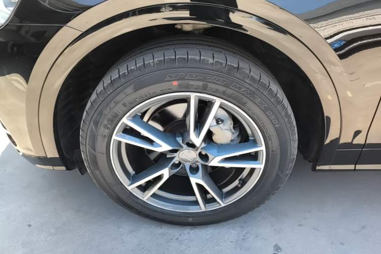 Used Audi Q5L 2018 40 TFSI Prestige Fashion Edition China VI Left Front Wheel Hub