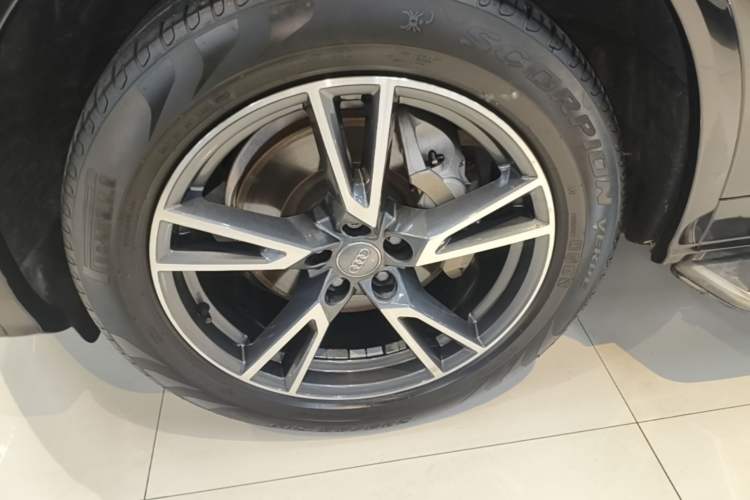 Used Audi Q5L 2018 40 TFSI Prestige Fashion Edition China V Left Front Wheel Hub