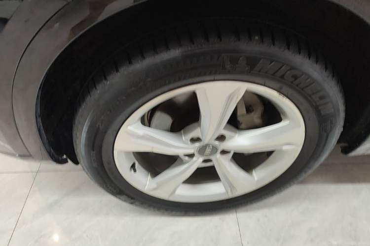 Used Audi Q5L 2018 40 TFSI Prestige Edition China V Left Front Wheel Hub