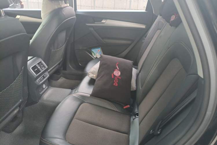 Used Audi Q5L 2018 40 TFSI Prestige Fashion Edition China VI Left Rear Seat