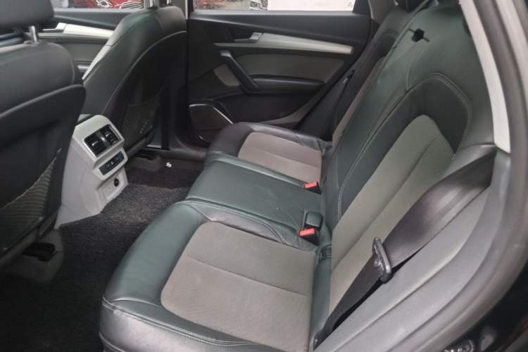 Used Audi Q5L 2018 40 TFSI Prestige Fashion Edition China VI Left Rear Seat