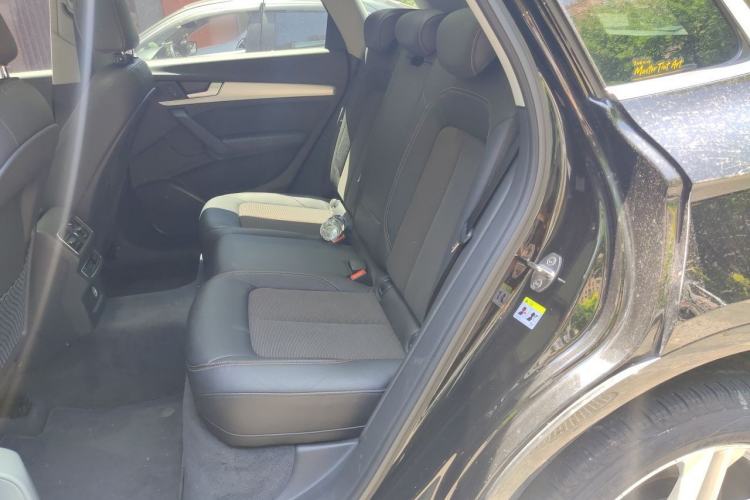 Used Audi Q5L 2018 40 TFSI Prestige Fashion Edition China VI Left Rear Seat