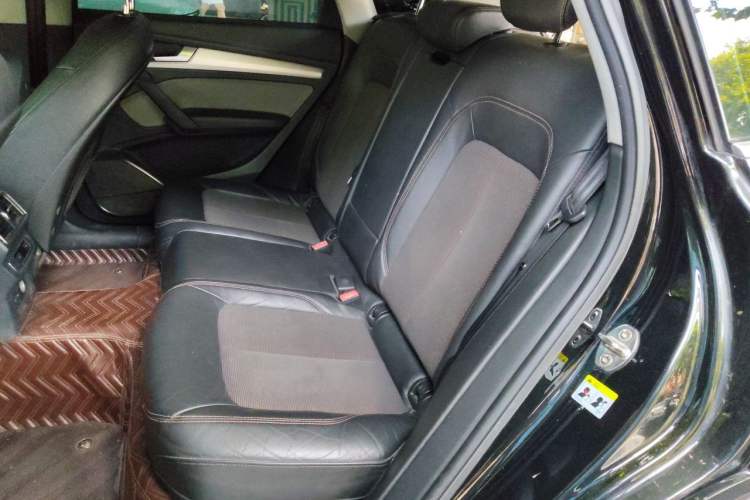 Used Audi Q5L 2018 40 TFSI Prestige Fashion Edition China VI Left Rear Seat