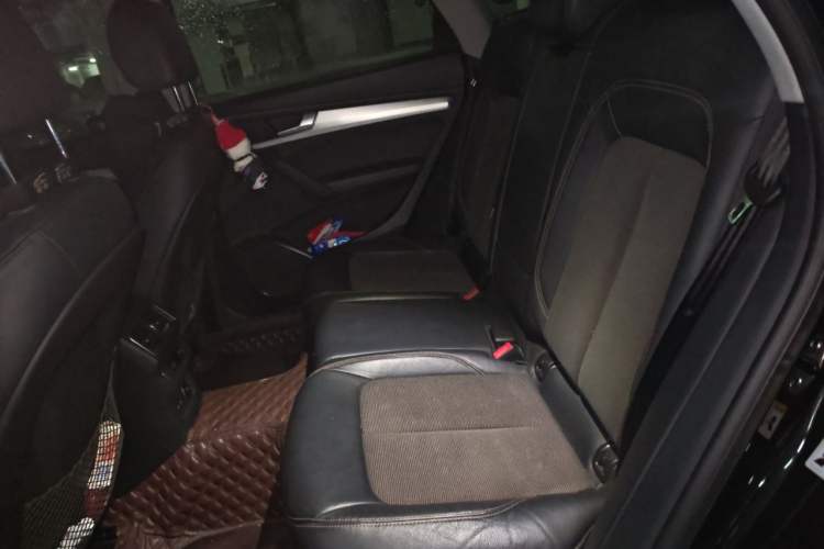 Used Audi Q5L 2018 40 TFSI Prestige Fashion Edition China VI Left Rear Seat