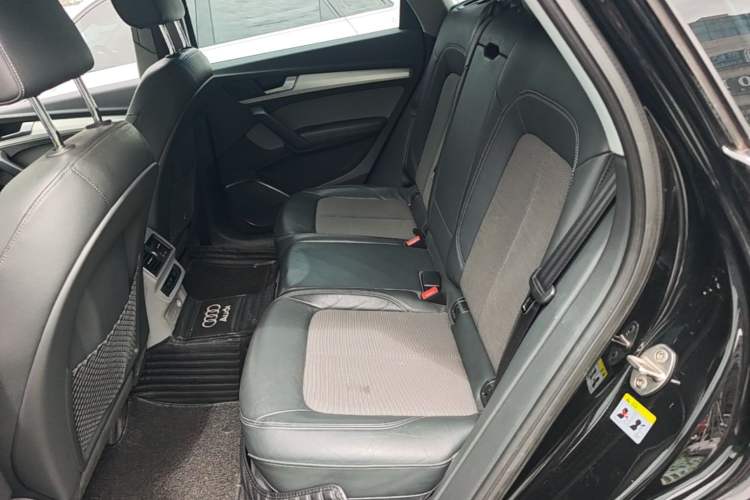 Used Audi Q5L 2018 40 TFSI Prestige Fashion Edition China VI Left Rear Seat