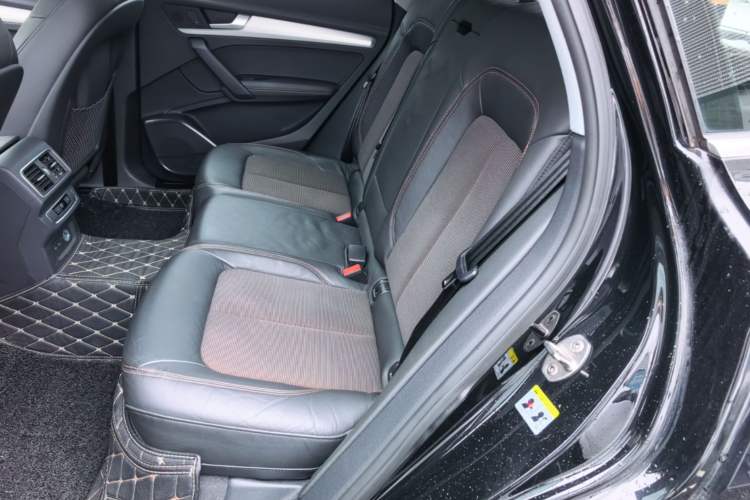 Used Audi Q5L 2018 40 TFSI Prestige Fashion Edition China VI Left Rear Seat