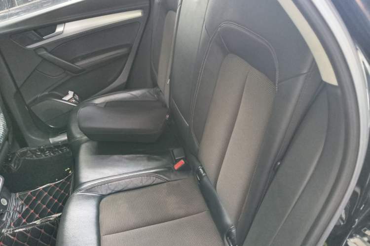 Used Audi Q5L 2018 40 TFSI Prestige Fashion Edition China VI Left Rear Seat