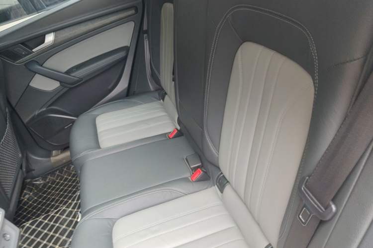 Used Audi Q5L 2018 45 TFSI Prestige Elegant Version China V Left Rear Seat