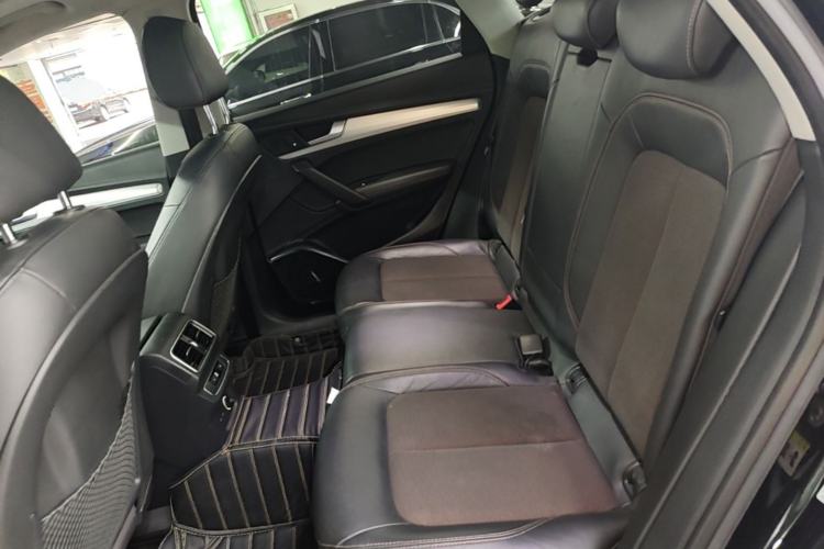 Used Audi Q5L 2018 40 TFSI Prestige Fashion Edition China VI Left Rear Seat