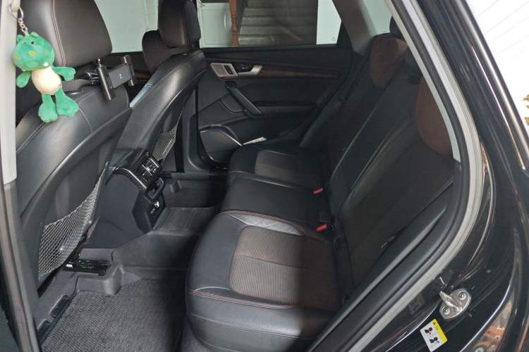Used Audi Q5L 2018 40 TFSI Prestige Fashion Edition China VI Left Rear Seat