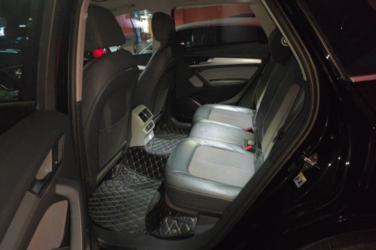 Used Audi Q5L 2018 40 TFSI Prestige Fashion Edition China VI Left Rear Seat