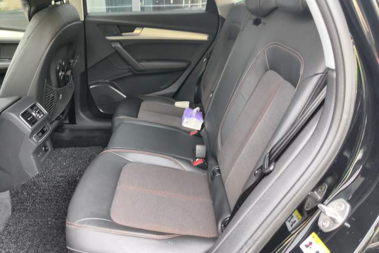 Used Audi Q5L 2018 40 TFSI Prestige Fashion Edition China VI Left Rear Seat