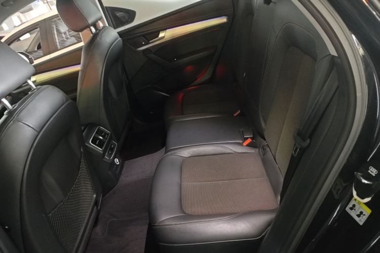 Used Audi Q5L 2018 40 TFSI Prestige Fashion Edition China VI Left Rear Seat
