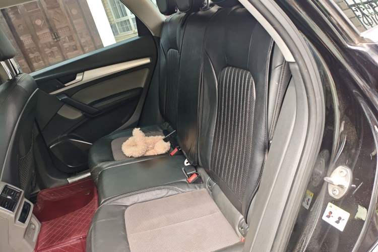 Used Audi Q5L 2018 40 TFSI Prestige Fashion Edition China VI Left Rear Seat