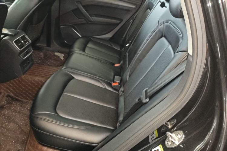 Used Audi Q5L 2018 40 TFSI Prestige Edition China VI Emission Standard Left Rear Seat