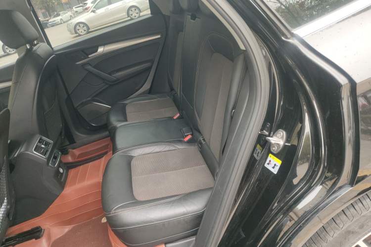 Used Audi Q5L 2018 45 TFSI Prestige Fashion Edition China V Emission Standard Left Rear Seat