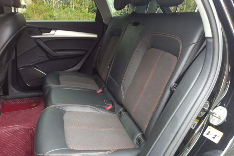 Used Audi Q5L 2018 40 TFSI Prestige Fashion Edition China VI Left Rear Seat