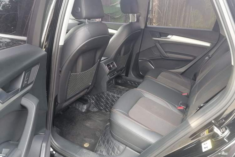 Used Audi Q5L 2018 40 TFSI Prestige Fashion Edition China VI Left Rear Seat