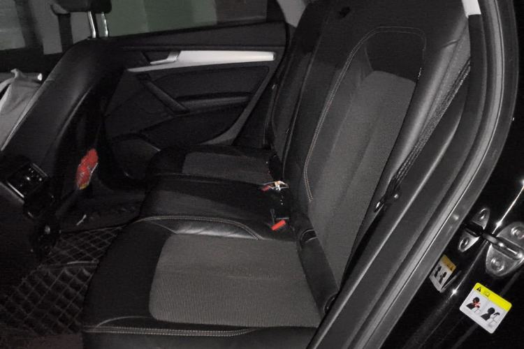 Used Audi Q5L 2018 40 TFSI Prestige Fashion Edition China VI Left Rear Seat