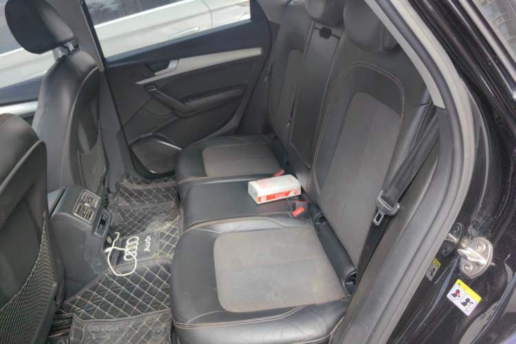 Used Audi Q5L 2018 40 TFSI Prestige Fashion Edition China VI Left Rear Seat