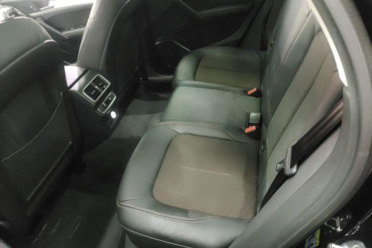 Used Audi Q5L 2018 40 TFSI Prestige Fashion Edition China VI Left Rear Seat