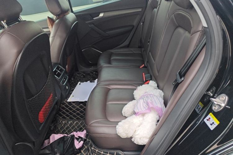 Used Audi Q5L 2018 40 TFSI Prestige Edition China VI Emission Standard Left Rear Seat
