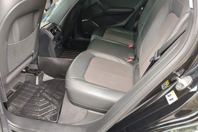 Used Audi Q5L 2018 40 TFSI Prestige Fashion Edition China VI Left Rear Seat