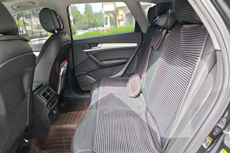 Used Audi Q5L 2018 40 TFSI Prestige Fashion Edition China VI Left Rear Seat