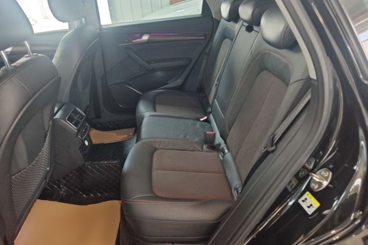 Used Audi Q5L 2018 40 TFSI Prestige Fashion Edition China VI Left Rear Seat