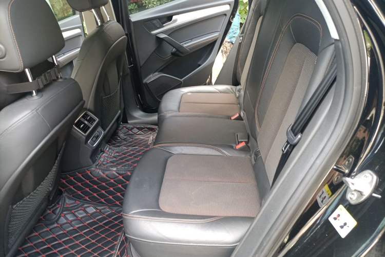 Used Audi Q5L 2018 40 TFSI Prestige Fashion Edition China VI Left Rear Seat