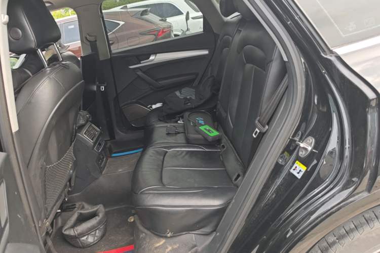 Used Audi Q5L 2018 40 TFSI Prestige Fashion Edition China VI Left Rear Seat