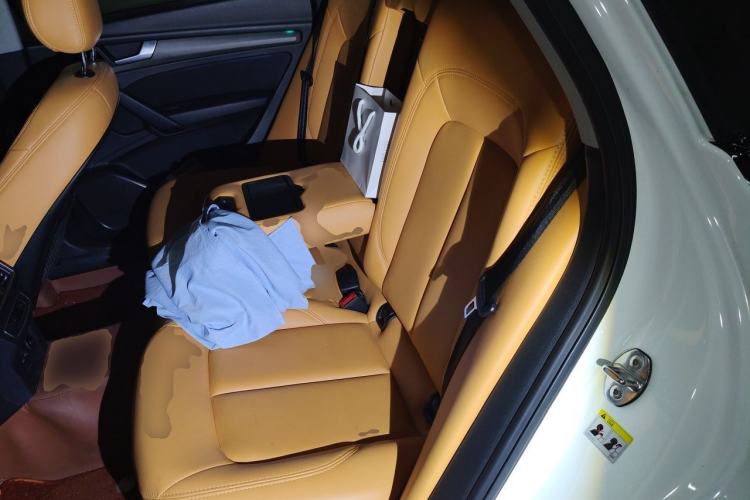 Used Audi Q5L 2018 40 TFSI Prestige Edition China VI Emission Standard Left Rear Seat