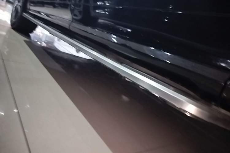 Used Audi Q5L 2018 45 TFSI Prestige Fashion Edition China V Emission Standard Left Side Sill